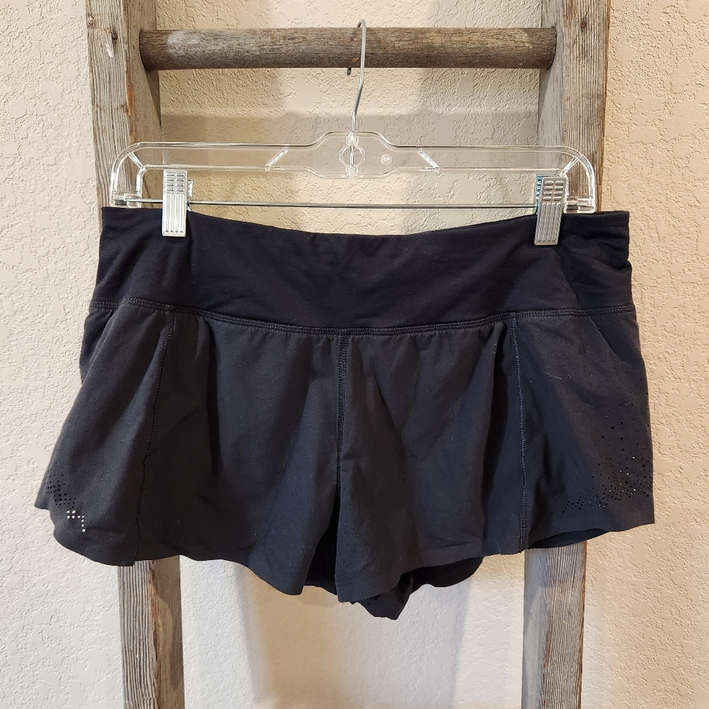 Lululemon Women's Black Athletic Shorts- Size 8